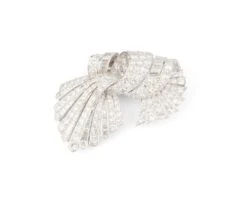 Broche En Or Gris Et Diamants