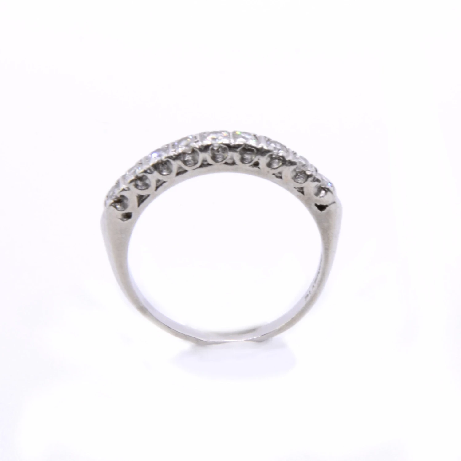 DEMI-ALLIANCE AMERICAINE, PLATINE ET DIAMANTS 4 DEMI-ALLIANCE AMERICAINE, PLATINE ET DIAMANTS – Image 4