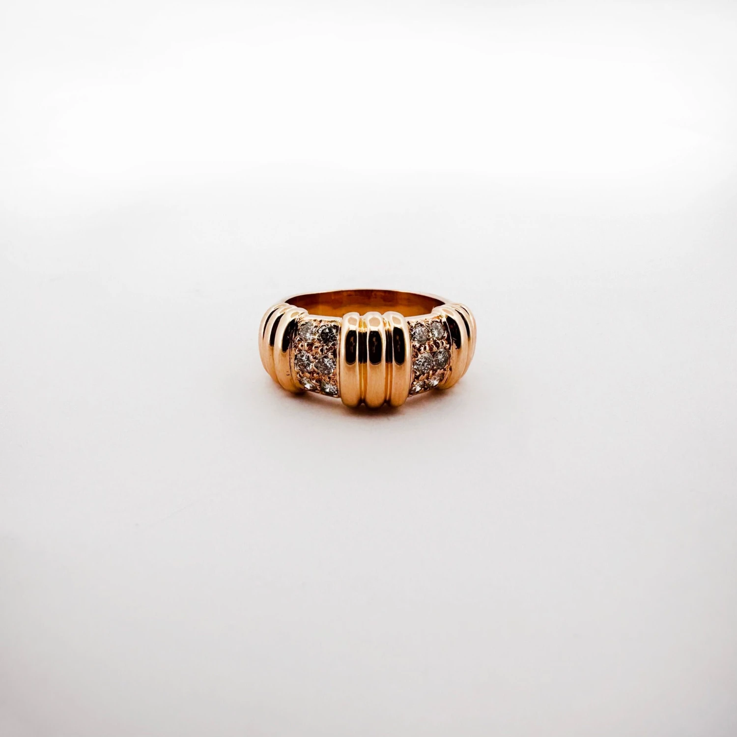 Bague Bandeau à Godrons En Or Jaune Et Diamants 1 Bague Bandeau à Godrons En Or Jaune Et Diamants