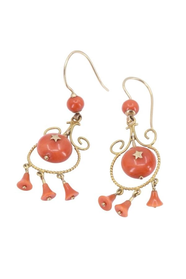 Boucles D'oreilles Pendantes Corail En Or Jaune 3 Boucles D'oreilles Pendantes Corail En Or Jaune – Image 3