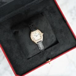 Montre CARTIER "Tortue" En Or Jaune Et Diamants 13 Montre CARTIER "Tortue" En Or Jaune Et Diamants -Castafiore Boutique montre cartier tortue 213108