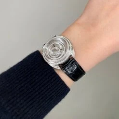 Montre CHOPARD "Happy Spirit" En Or Blanc, Nacre Et Diamants 7 Montre CHOPARD "Happy Spirit" En Or Blanc, Nacre Et Diamants -Castafiore Boutique montre chopard happy spirit en or blanc nacre et diamants 479155