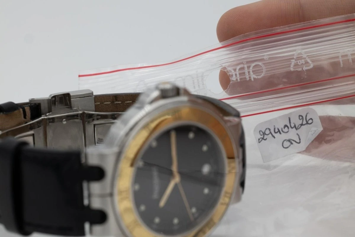 Montre PEQUIGNET , "Moorea", En Acier Et En Cuir 4 Montre PEQUIGNET , "Moorea", En Acier Et En Cuir – Image 4