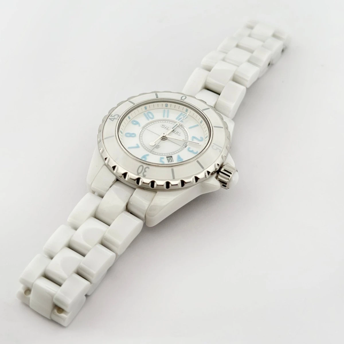 Montre Quartz CHANEL "J12" En Céramique Blanche 3 Montre Quartz CHANEL "J12" En Céramique Blanche – Image 3