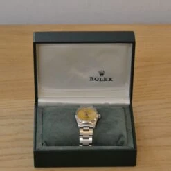 Montre ROLEX "Oyster Perpetual Date Just" En Acier Et Saphir -Castafiore Boutique montre rolex oyster perpetual date just en acier et saphir 859012