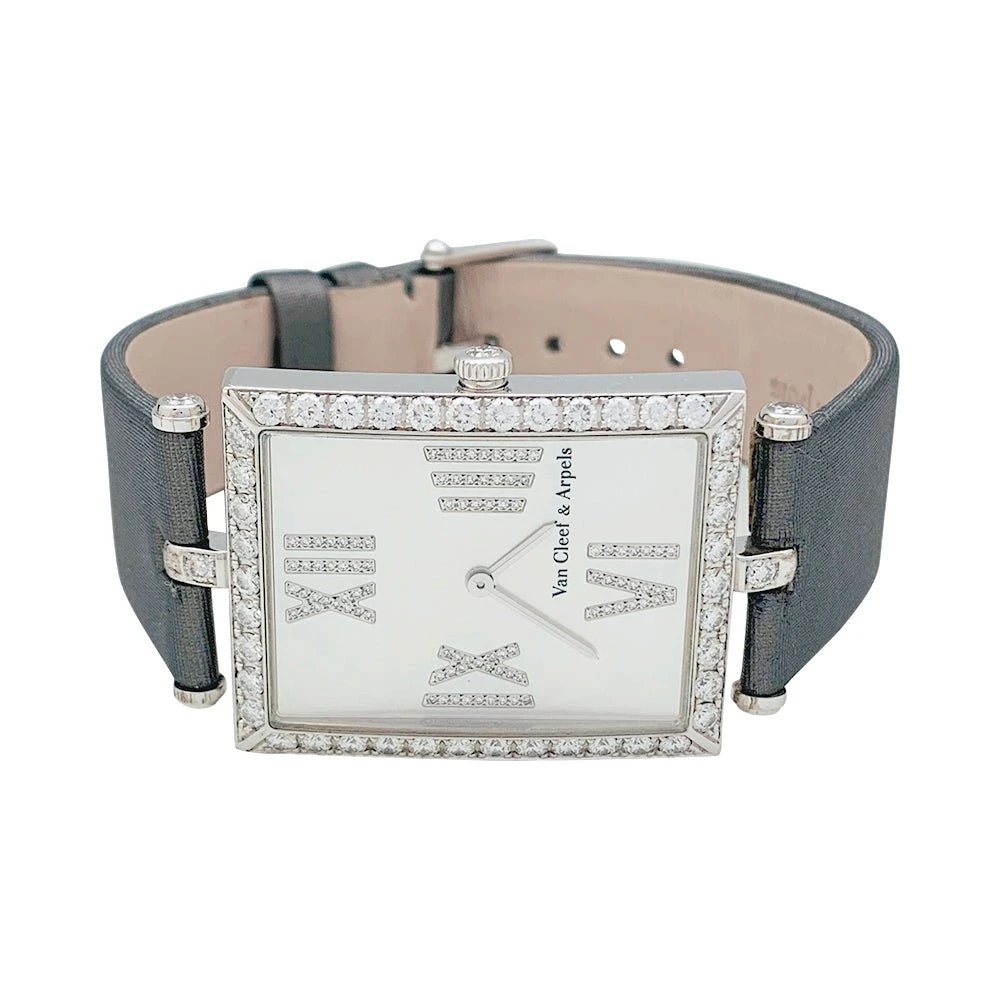 Miller Montre Quartz VAN CLEEF & ARPELS "Classique Arpels" En Or Blanc, Nacre, Satin Et Diamants 3 Miller Montre Quartz VAN CLEEF & ARPELS "Classique Arpels" En Or Blanc, Nacre, Satin Et Diamants – Image 3
