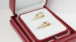 Paire De Boucles D'oreilles CARTIER Love En Or Jaune -Castafiore Boutique paire de boucles doreilles cartier love en or jaune 795683