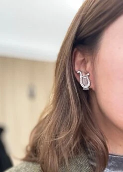 Paire De Clips D'oreilles LYRES En Diamants 8 Paire De Clips D'oreilles LYRES En Diamants -Castafiore Boutique paire de clips doreilles lyres en diamants 729120