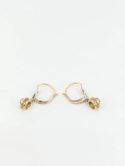 Paire De Dormeuses Anciennes En Or Et Diamants Taille Ancienne -Castafiore Boutique paire de dormeuses anciennes en or et diamants taille ancienne 101752