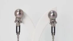 Paire De Pendants D'oreilles En Or Blanc Diamants Cognacs Et Perles -Castafiore Boutique paire de pendants doreilles en or blanc diamants cognacs et perles 241794