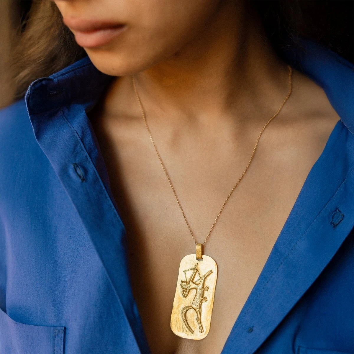 Pendentif O.J PERRIN Par GEORGES LENFANT "Sagittaire" En Or Jaune 2 Pendentif O.J PERRIN Par GEORGES LENFANT "Sagittaire" En Or Jaune – Image 2