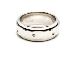 Piaget Bague Alliance Possession Or Blanc Diamant -Castafiore Boutique piaget bague alliance possession or blanc diamant 540677